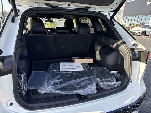 New 2026 Volkswagen Tiguan SE R-Line AWD/4WD image 43