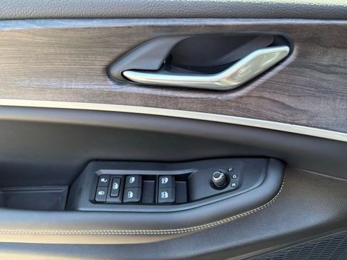 New 2026 Jeep Grand Cherokee Altitude AWD/4WD image 12