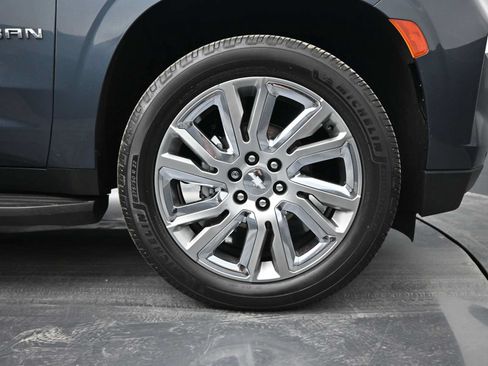 Used 2021 Chevrolet Suburban Premier AWD/4WD image 10