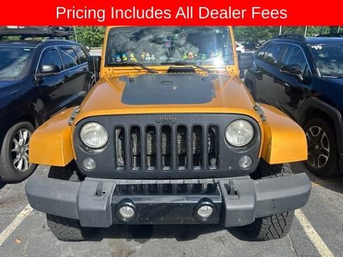 Used 2014 Jeep Wrangler Unlimited Sahara AWD/4WD image 10