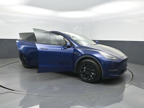 Used 2020 Tesla Model Y Long Range image 33
