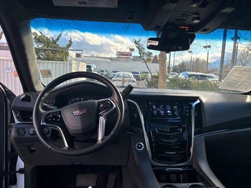 Used 2019 Cadillac Escalade ESV Platinum image 15