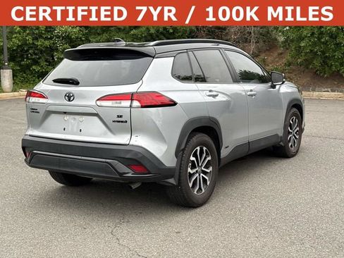Used 2024 Toyota Corolla Cross AWD Hybrid w/ Moonroof Package image 2