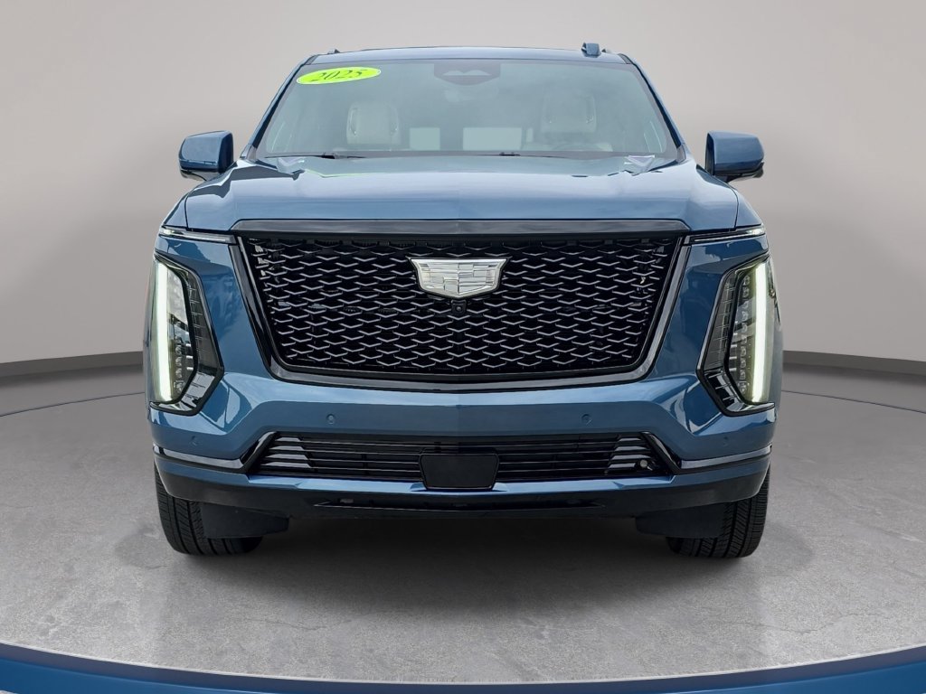 Used 2025 Cadillac Escalade ESV Sport Platinum w/ LPO, ONYX Package AWD/4WD image 3