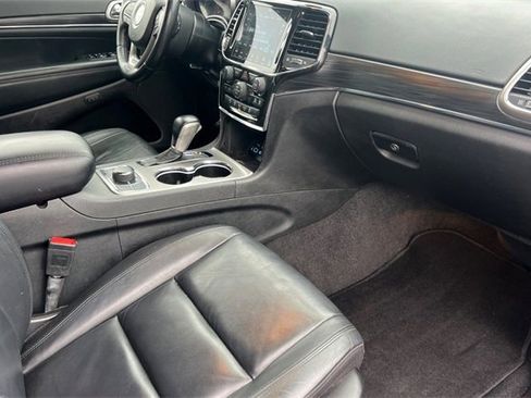 Used 2022 Jeep Grand Cherokee Limited image 20