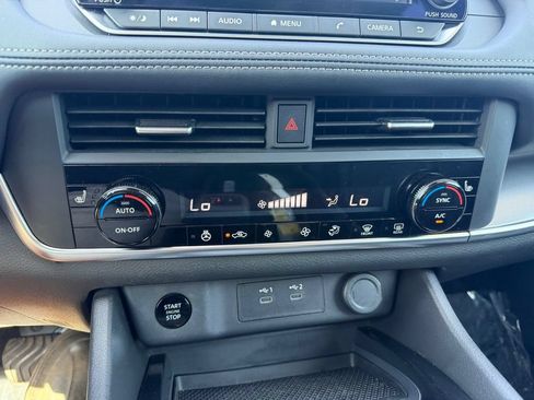 Used 2024 Nissan Rogue SV w/ SV Premium Package FWD image 5