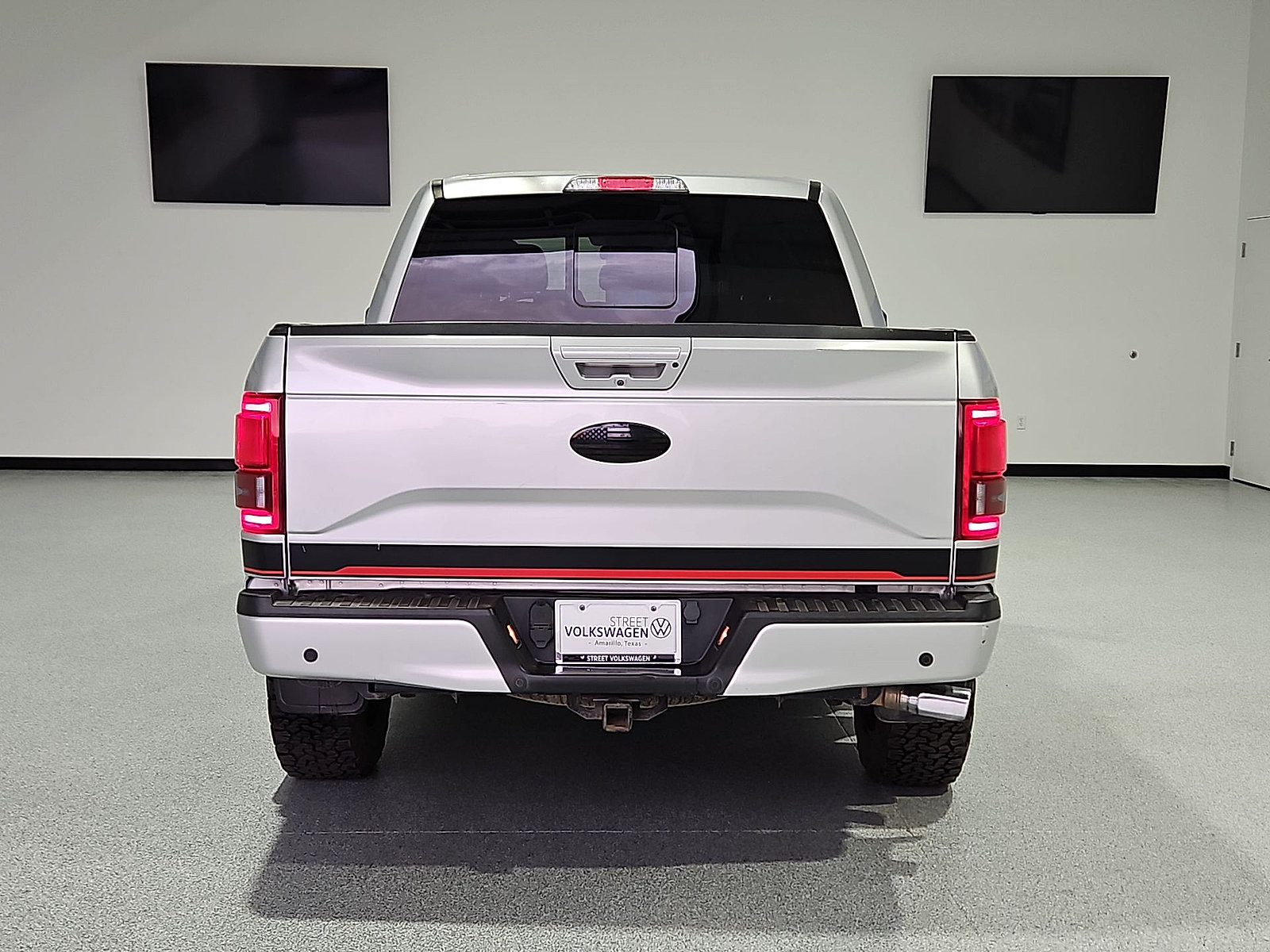 Used 2017 Ford F150 Lariat w/ Equipment Group 502A Luxury AWD/4WD image 7