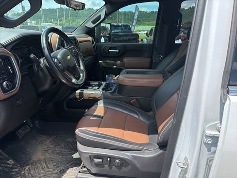 Used 2021 Chevrolet Silverado 2500 High Country w/ Z71 Off-Road Package AWD/4WD image 8