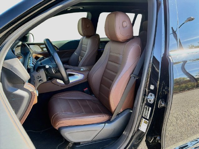 Used 2024 Mercedes-Benz GLS 450 4MATIC image 17