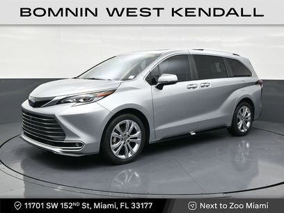 Used 2023 Toyota Sienna Platinum
