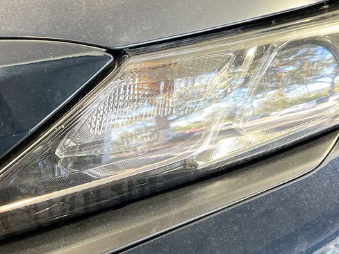 Used 2019 Toyota Camry SE w/ Convenience Package image 12