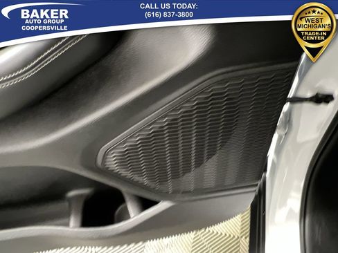 Used 2024 Jeep Grand Cherokee Limited w/ Black Appearance Package image 25