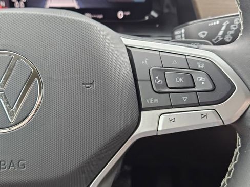 Used 2024 Volkswagen Atlas SE FWD image 29