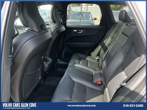 Used 2019 Volvo XC60 T6 Momentum w/ Premium Package AWD/4WD image 9