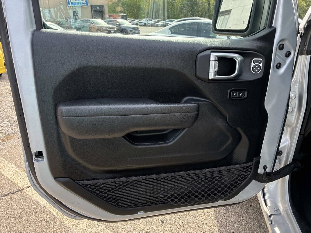 Used 2024 Jeep Wrangler Unlimited Sport AWD/4WD image 19