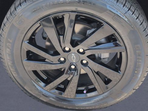 Used 2023 Chevrolet Equinox LS w/ Midnight Edition FWD image 35