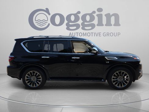 Used 2022 Nissan Armada Platinum w/ Captain's Chairs Package RWD image 6