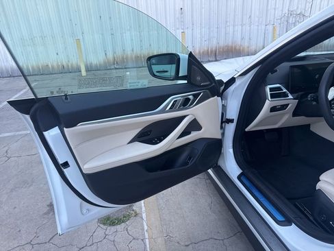 Used 2025 BMW i4 xDrive40i w/ Premium Package AWD/4WD image 18