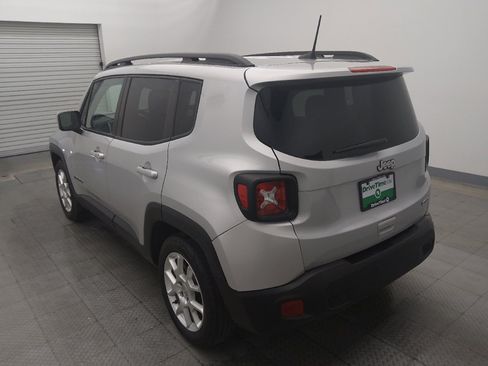 Used 2020 Jeep Renegade Latitude FWD image 5