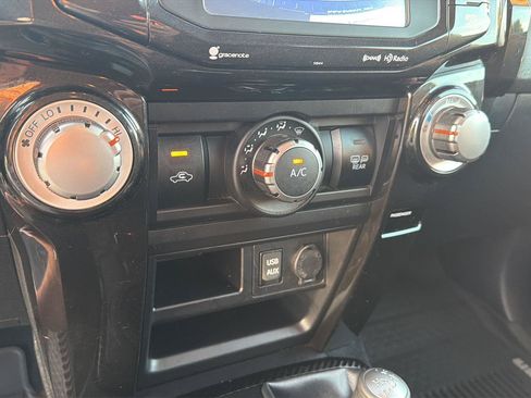 Used 2019 Toyota 4Runner TRD Off-Road AWD/4WD image 26