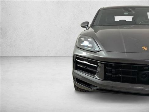 Certified 2025 Porsche Cayenne AWD/4WD image 12