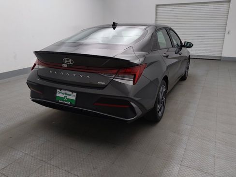Used 2025 Hyundai Elantra SEL FWD image 7
