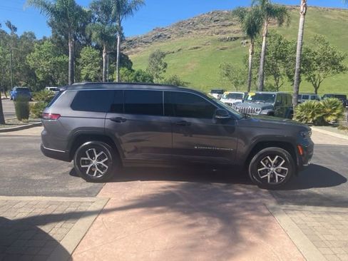 Used 2024 Jeep Grand Cherokee L Limited image 6