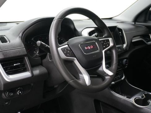 Used 2023 GMC Terrain SLE image 9