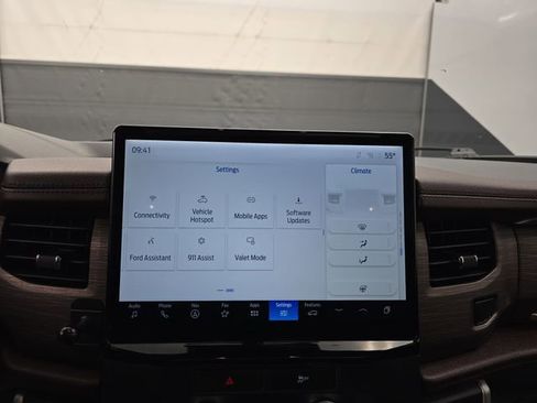 Used 2022 Ford Expedition Max Limited image 37