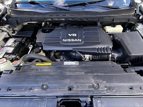 Used 2017 Nissan Titan SL image 30