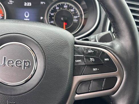 Used 2020 Jeep Cherokee Limited image 15