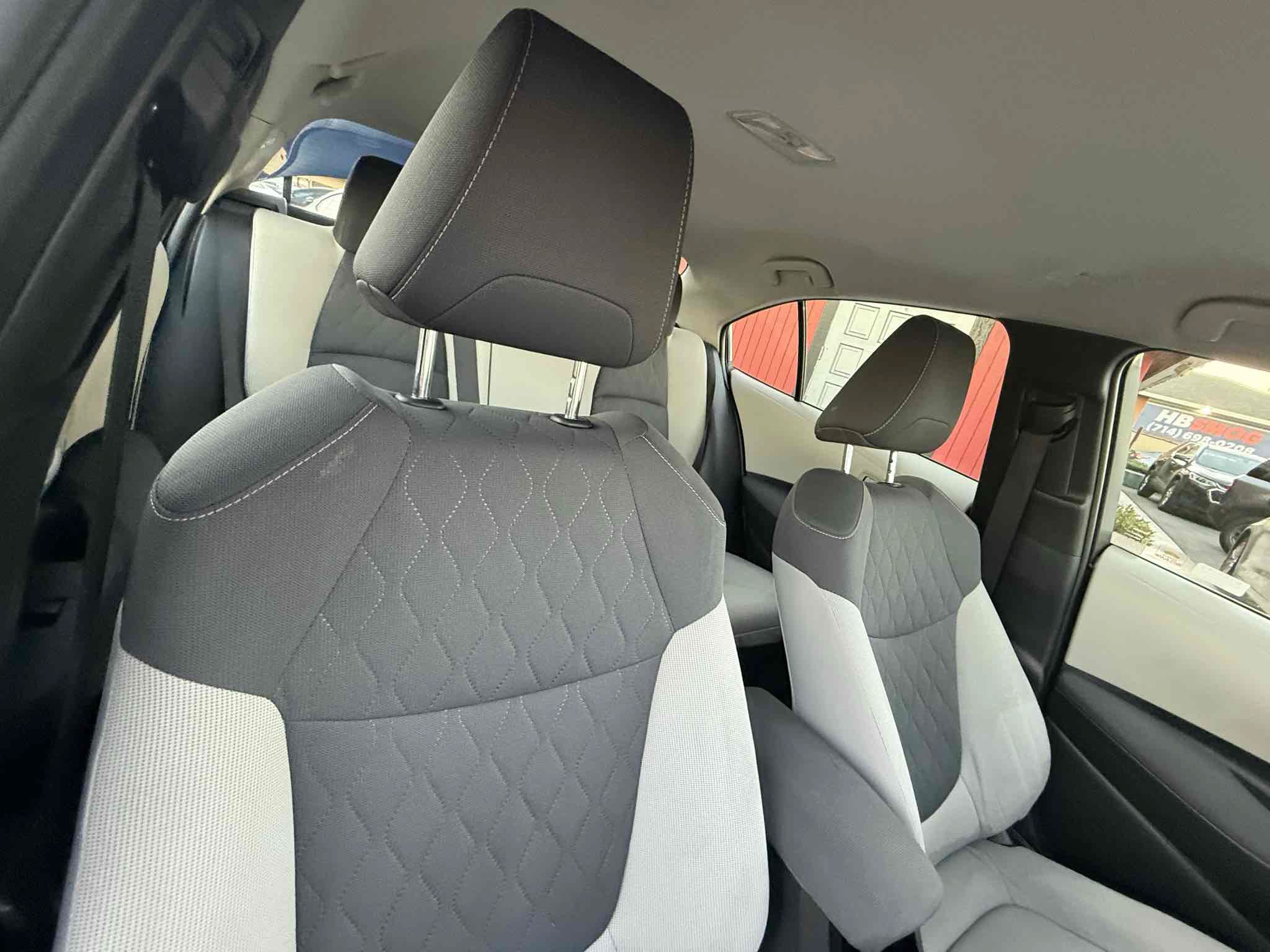 Used 2020 Toyota Corolla LE FWD image 58