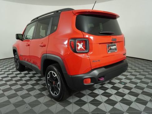 Used 2017 Jeep Renegade Trailhawk AWD/4WD image 5
