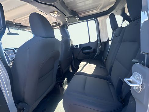 Used 2023 Jeep Wrangler Unlimited Sport AWD/4WD image 9