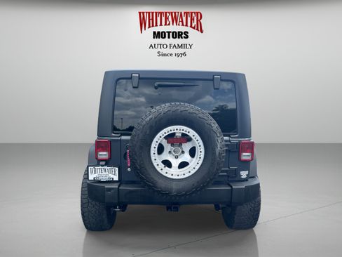 Used 2017 Jeep Wrangler Unlimited Rubicon w/ Connectivity Group AWD/4WD image 4