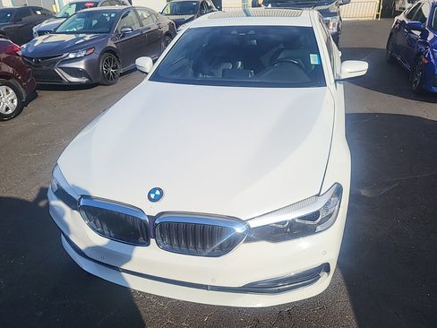 Used 2019 BMW 530i w/ Convenience Package image 2
