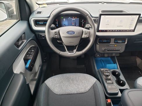 New 2025 Ford Maverick XLT w/ XLT Luxury Package FWD image 17