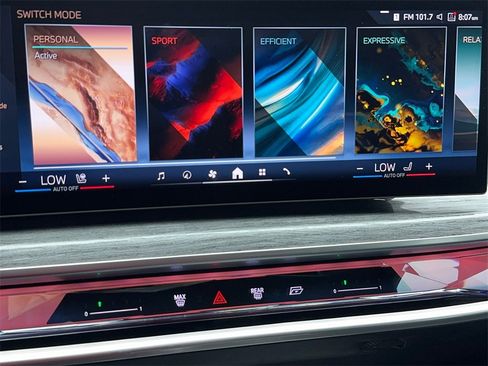 Used 2025 BMW 740i image 27