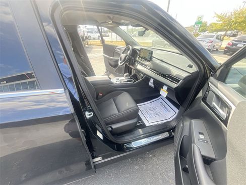 New 2025 Mitsubishi Outlander ES image 24