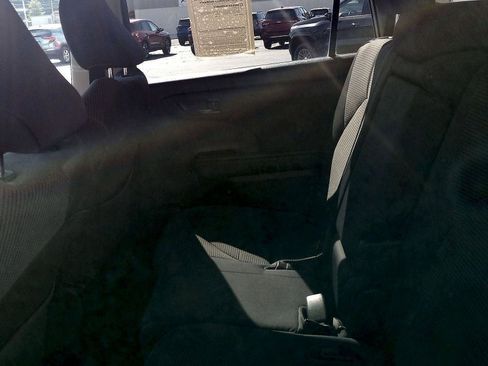 Used 2022 Toyota Highlander LE image 12