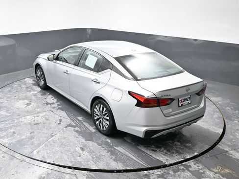 Used 2024 Nissan Altima 2.5 SV image 46
