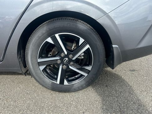 Used 2024 Nissan Sentra SV FWD image 5