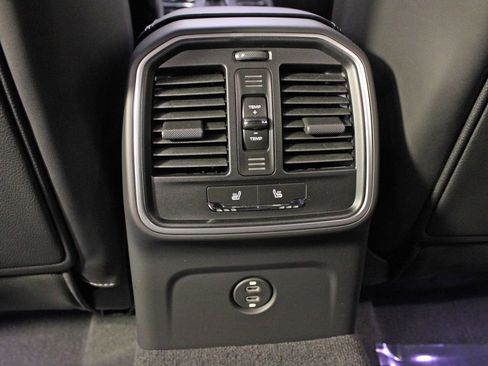 Certified 2026 Porsche Macan GTS AWD/4WD image 36