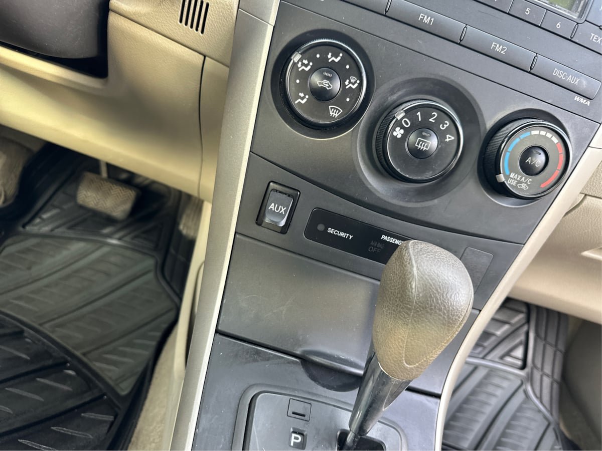 Used 2009 Toyota Corolla LE w/ All Weather Guard Pkg FWD image 14