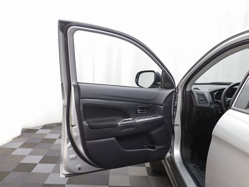 Used 2020 Mitsubishi Outlander Sport SE image 4