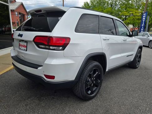 Used 2018 Jeep Grand Cherokee Laredo AWD/4WD image 36