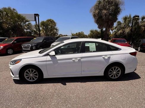 Used 2018 Hyundai Sonata SE w/ Cargo Package FWD image 2