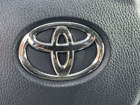 Used 2020 Toyota Camry LE w/ Carpet Mat Package image 28