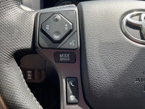 Used 2022 Toyota Tacoma TRD Off-Road w/ Technology Package AWD/4WD image 19