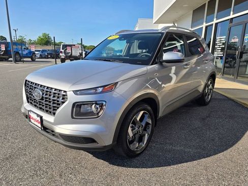 Used 2025 Hyundai Venue SEL FWD image 27